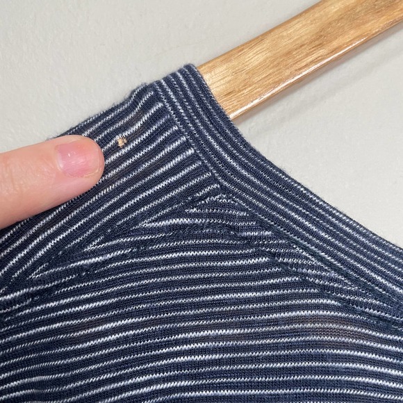 Volcom V-neck Slouchy Short Sleeve Striped Tee Blue White M-S - Picture 7 of 7